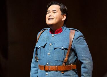 Ovacionan a Javier Camarena y hace historia en Nueva York