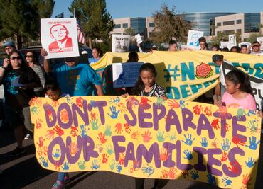 Mexicano demanda a corte de EU por bloquear alivio migratorio