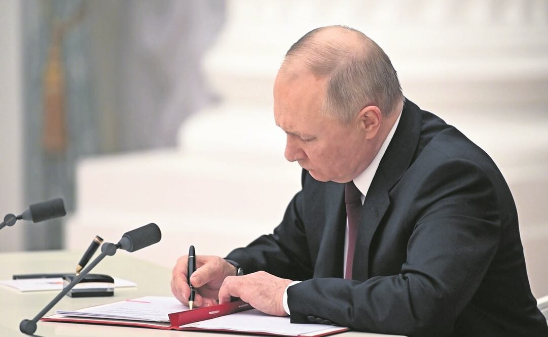 El presidente ruso, Vladimir Putin, declaró la independencia de Donetsk y Lugansk, territorios separatistas de Ucrania. Foto: ALEKSEY NIKOLSKYI. EFE