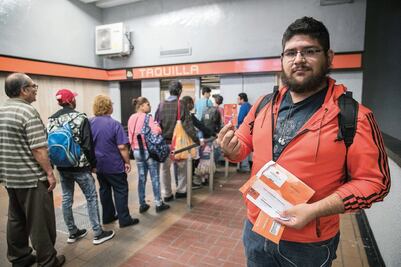 Esperan 30 minutos para adquirir nueva tarjeta del Metro