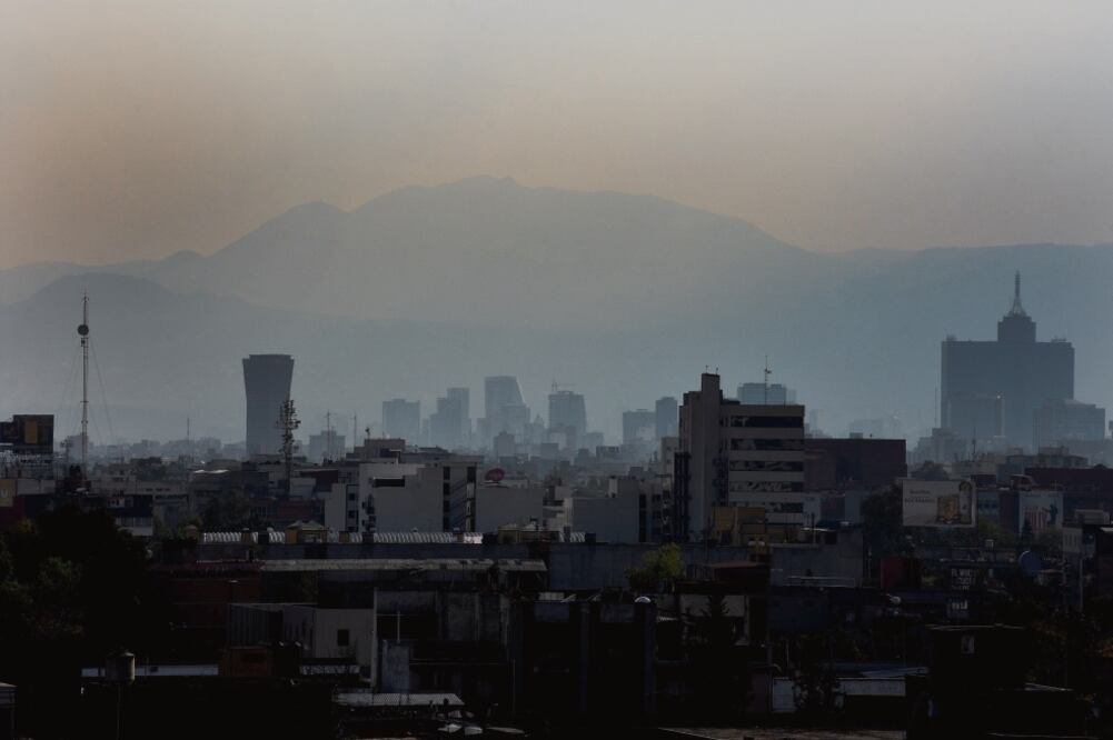 La actualización del modelo de pronóstico, que comenzará a funcionar a principios de 2018, ayudará a establecer medidas de prevención de enfermedades y, a las autoridades, implementar acciones para reducir las emisiones contaminantes. (ALONSO ROMERO. E)