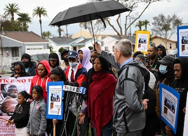 Esto es lo que sabemos del asesinato policial de un hombre en silla de ruedas en Los Ángeles