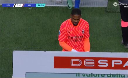 VIDEO: Se suspendió por 10 minutos el partido del Milan por insultos racistas al portero Mike Maignan