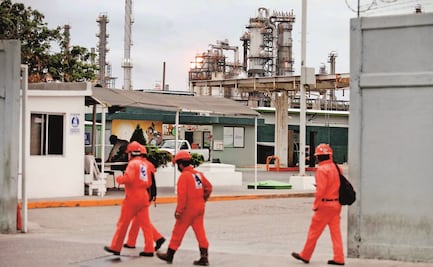 Agremiados emplazan a Pemex a una huelga
