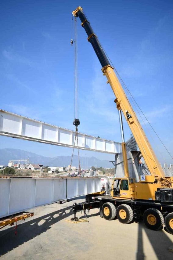 Tras 30 años, en abril estará en operación nueva carretera en Nuevo León: Samuel García