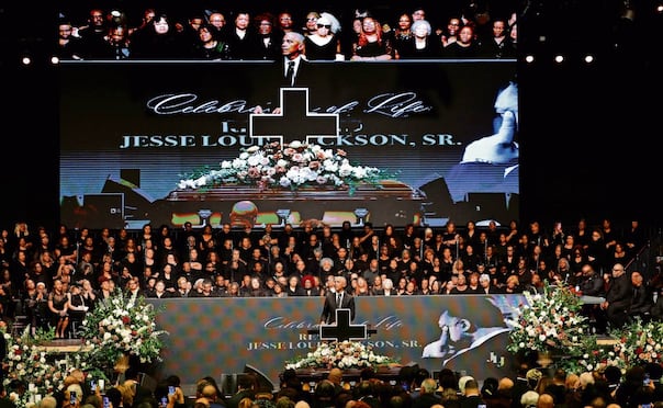 El expresidente estadounidense Barack Obama pronuncia un discurso durante un servicio en honor a Jesse Jackson, en Chicago. Foto: AFP