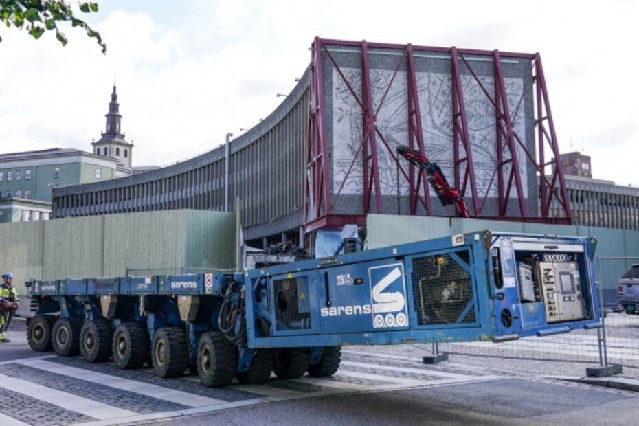 Inician en Oslo polémico traslado de murales de Picasso