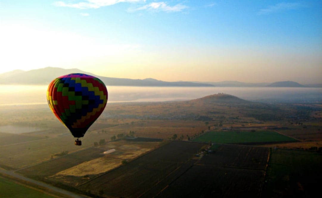 Los vuelos en globo incluyen un brindis con vino espumoso y desayuno. (Foto: Cortesía Querétaro Travel)