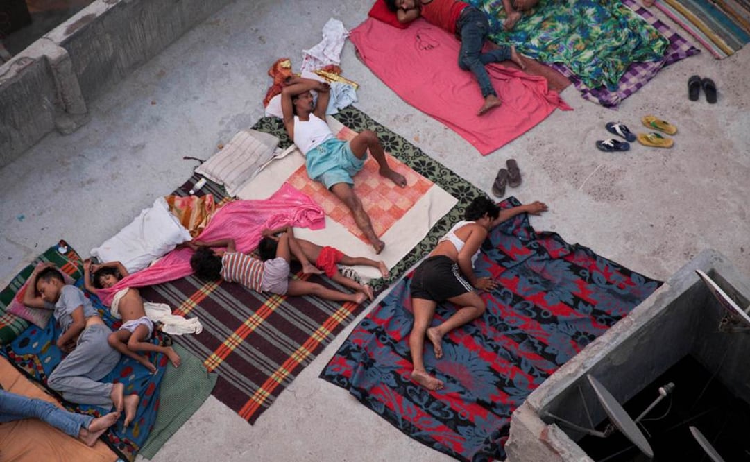 Las altas temperaturas han causado escasez de agua en miles de pueblos de la India y provocaron un centenar de muertos en el último día (Foto: AP)