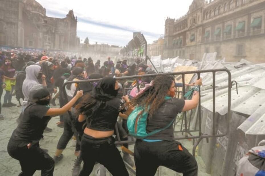 Indignación: los momentos de la marcha de mujeres del 8M