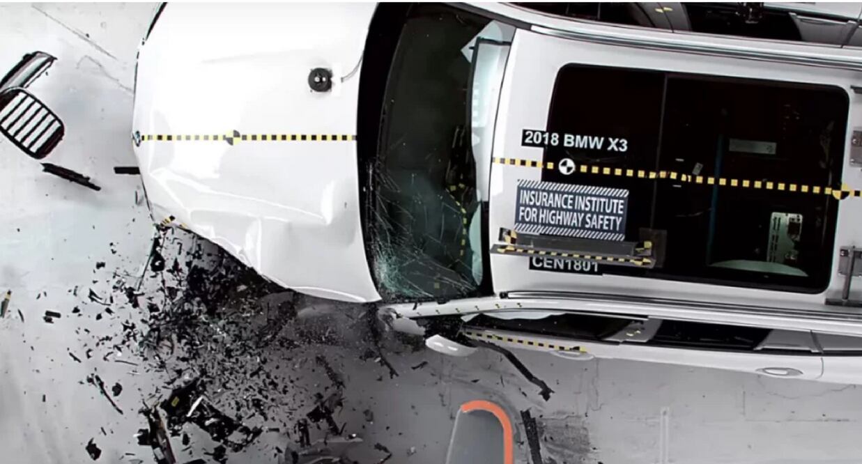 BMW X3 2018 se luce en pruebas de choque 