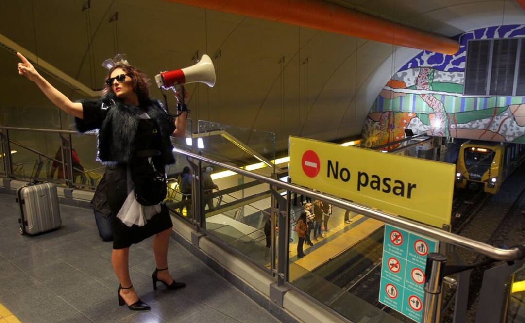 Muchos argentinos no se sienten atraídos hacia la ópera porque ésta tiene un costo mayor al de otros espectáculos, por falta de educación musical o porque creen que es aburrida. FOTO: EFE.