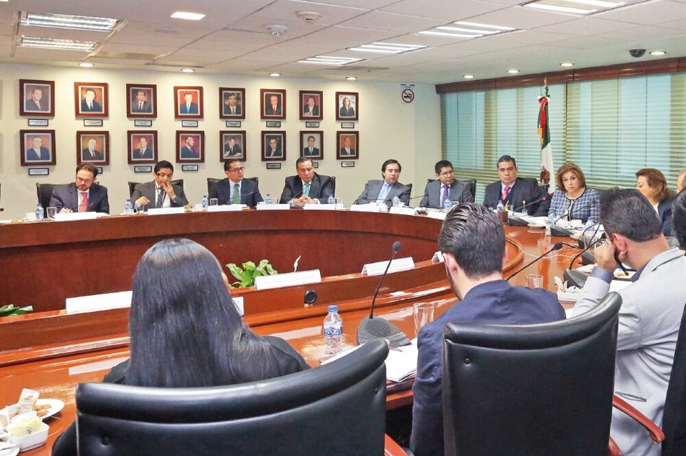 Arely Gómez, procuradora General de la República, se reunió con los integrantes de la Comisión Especial de Ayotzinapa de la Cámara de Diputados. Informó que la dependencia ha ejercido acción penal contra 131 personas por estos hechos (ESPECIAL)