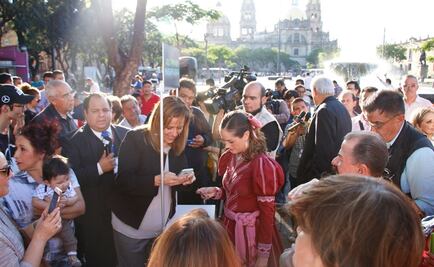 ​Margarita Zavala recaba firmas en Guadalajara