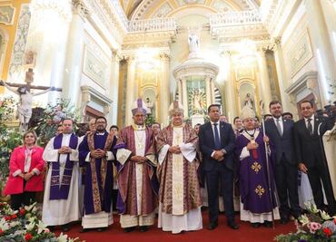 Diego Sinhue Rodríguez preside sesión solemne por los 200 años de Guanajuato y entrega nueva bandera a las fuerzas de seguridad pública del estado
