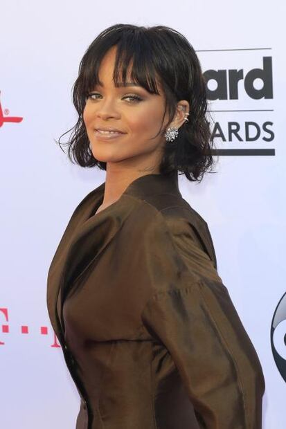 Brad Pitt y Salma Hayek, artistas que visten Gucci