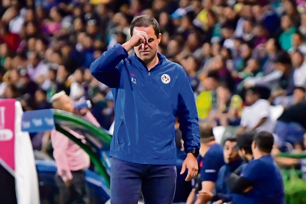 André Jardine necesita reacomodar a sus elementos para la vuelta. Foto: Imago7