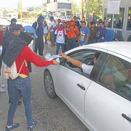 Secuestradas. Se pierden más de 51 mdp por tomas de casetas de peaje 