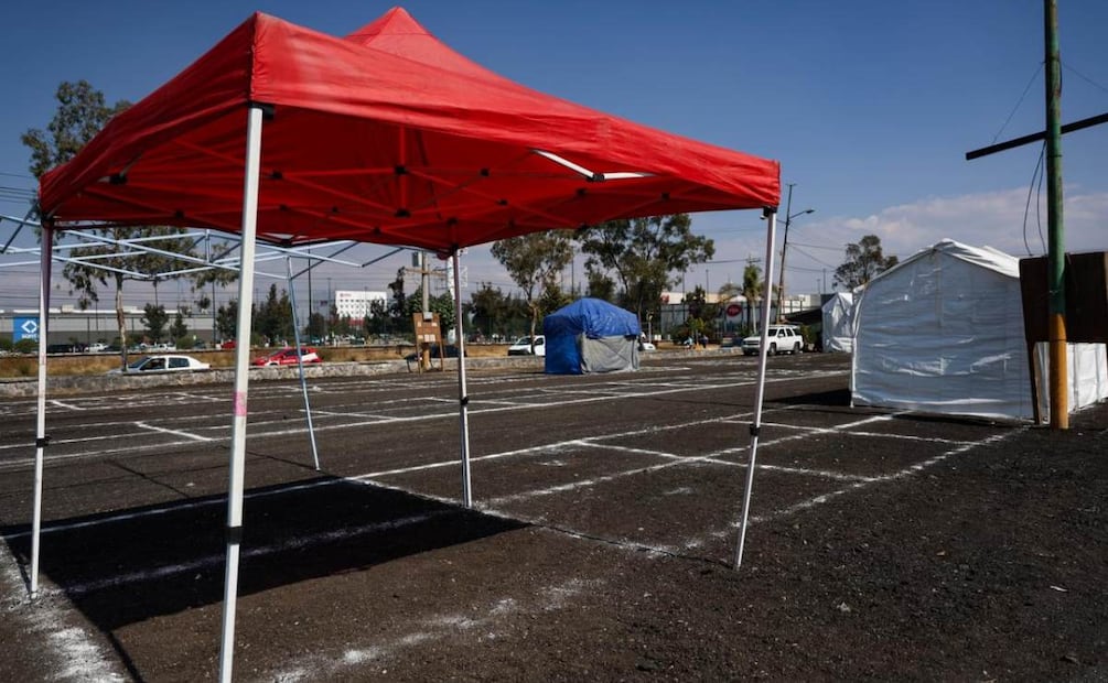 La feria se ubica en el camellón central de la avenida Bordo de Xochiaca, frente a Plaza Ciudad Jardín. Foto: Hugo Salvador/El Universal