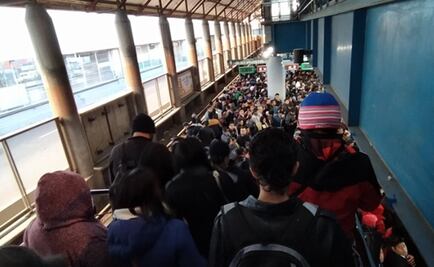 Falla en puertas de tren colapsa Línea B del Metro
