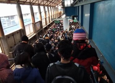 Falla en puertas de tren colapsa Línea B del Metro