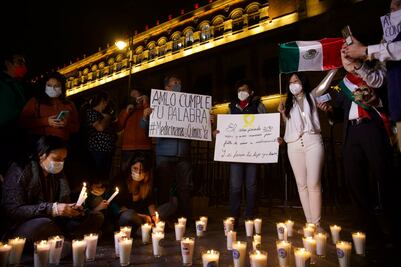 "¡Quimio sí, consulta no!": padres de niños con cáncer se manifiestan frente a Palacio Nacional