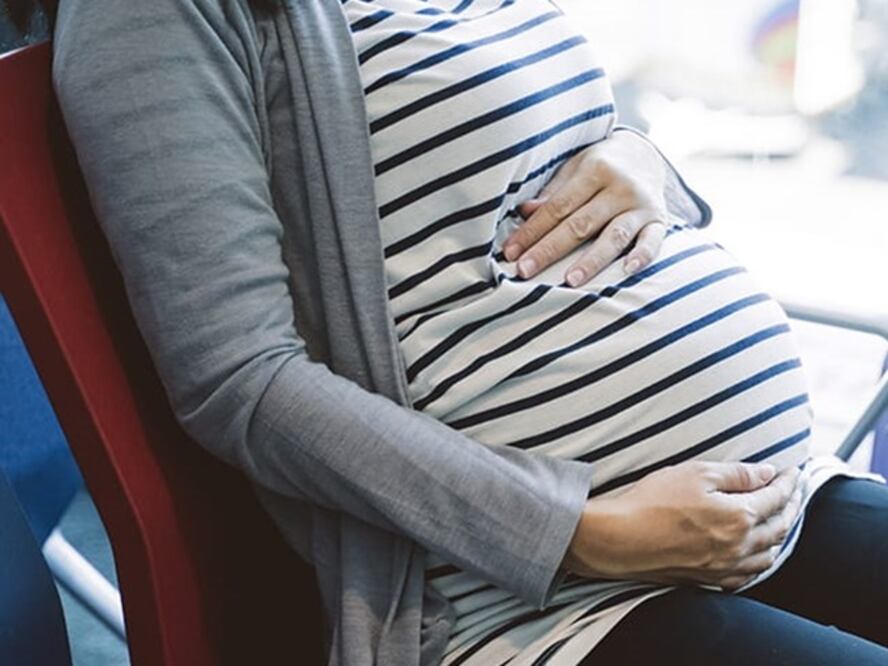 La brecha salarial que está estrechamente relacionada con la maternidad. Foto: Freepik