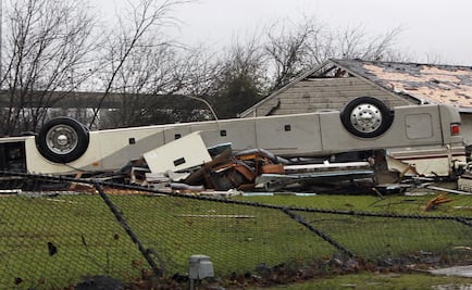 Van 42 muertos por tornados y tormentas en EU