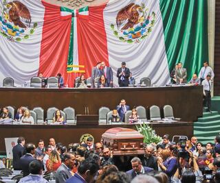 Despiden a diputado de la 4T con honores 