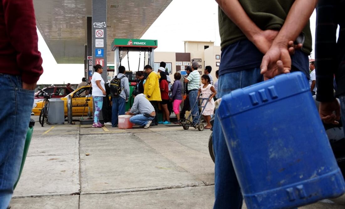 The Gulf Cartel stores stolen fuel in their camps, while small criminal gangs do so in private residences and dens along federal highways - Photo: Edwin Hernández/EL UNIVERSAL
