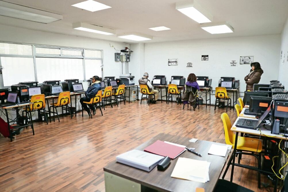 Según experiencias de los profesores, compartidas a EL UNIVERSAL, indican que las preguntas son confusas e incluso hasta mal redactadas (VALENTE ROSAS. EL UNIVERSAL)