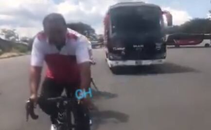 Ciclistas imparten clases de sensibilización a choferes en Costa Rica