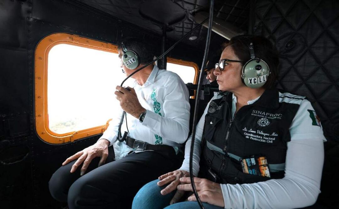 Américo Villarreal, gobernador de Tamaulipas y Laura Velázquez Alzúa, coordinadora nacional de Protección Civil, durante sobrevuelo al sur del estado (03/07/2025). Foto: Especial