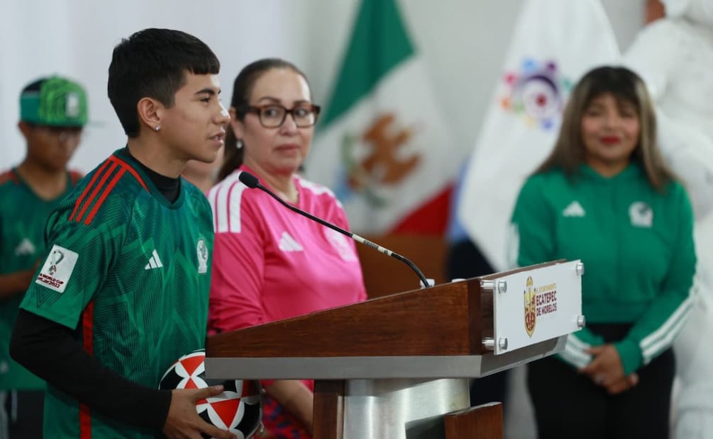 La alcaldesa mencionó a deportistas originarios de Ecatepec que han destacado internacionalmente. | Foto: Especial.
