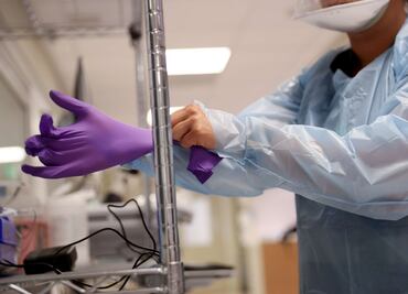 Por falta de mascarilla N95, muere enfermera que atendió a pacientes de Covid-19 en EU