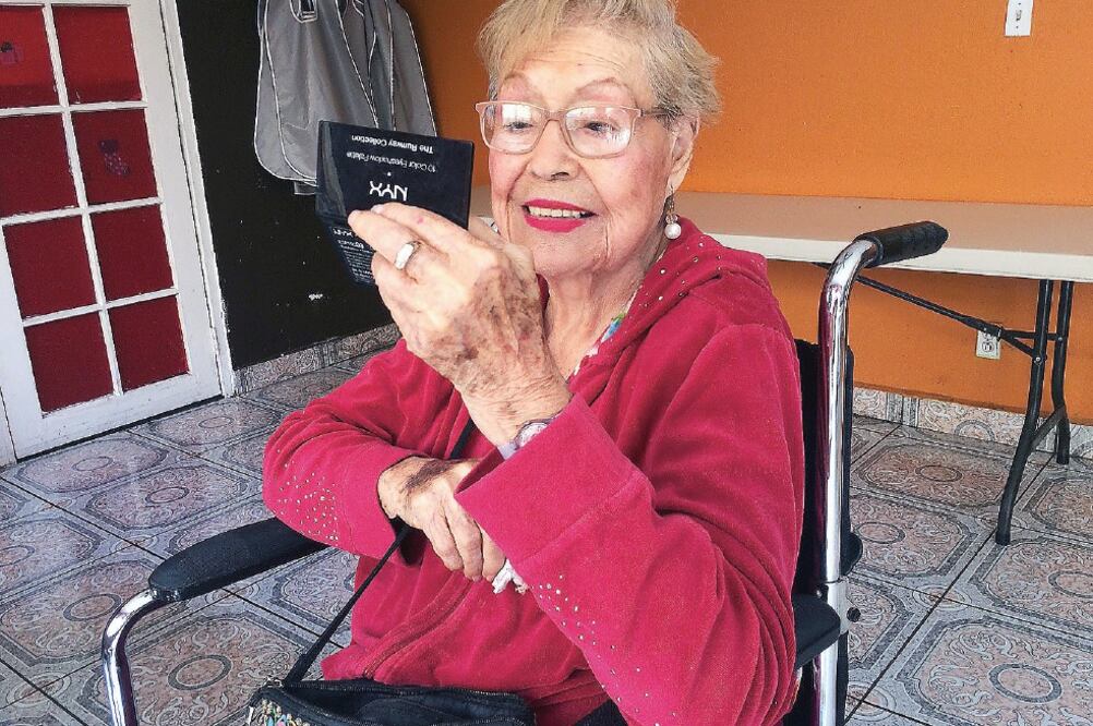 Cada vez que se levanta, Magui se arregla y piensa que es el mejor de todos los días; comenta que ha vivido mucho, pero aún quiere más (GABRIELA MARTÍNEZ. EL UNIVERSAL)