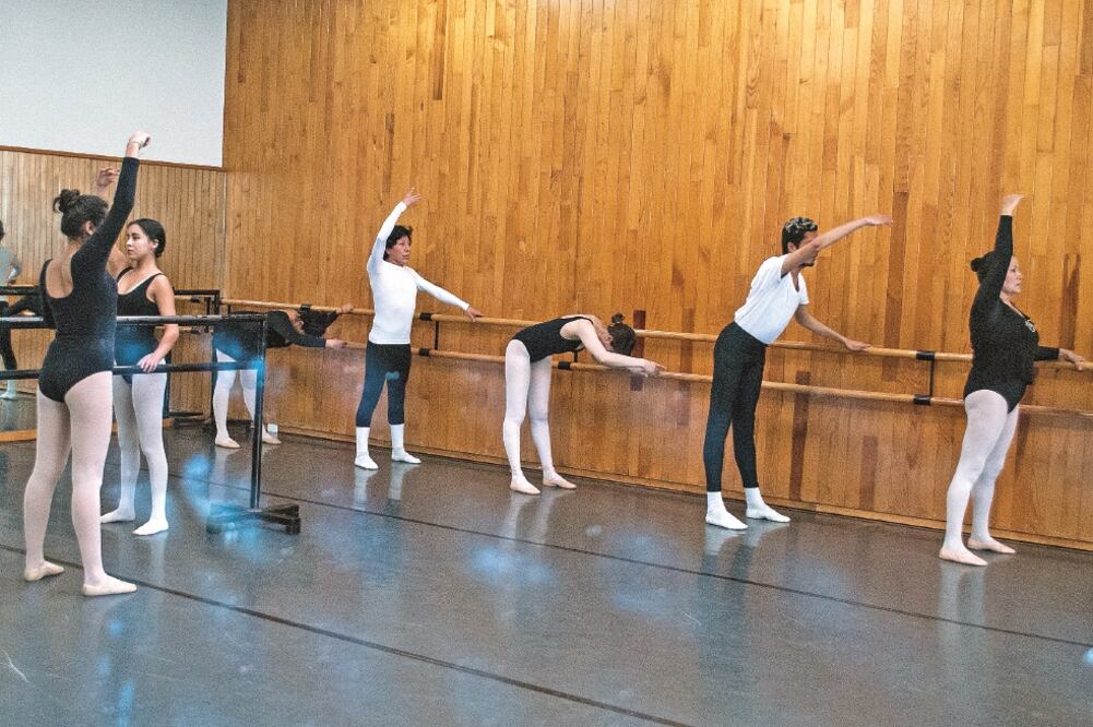 El Taller Coreográfico de la UNAM en una de sus últimas actividades en 2016. (ARCHIVO EL UNIVERSAL)
