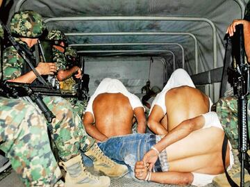 Ordenan libertad de 70 autodefensas, pero no a Mireles