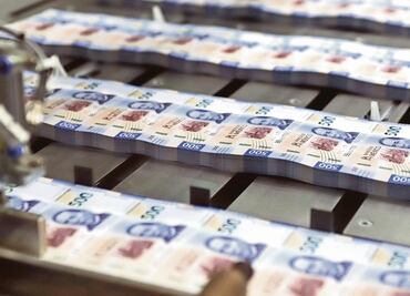 Mexico's central bank cuts GDP growth forecast to 1.1-2.1%