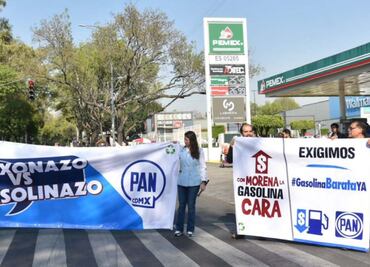PAN realiza "Claxonazo contra el Gasolinazo"; clausuran simbólicamente gasolinera por venta a alto costo de combustible