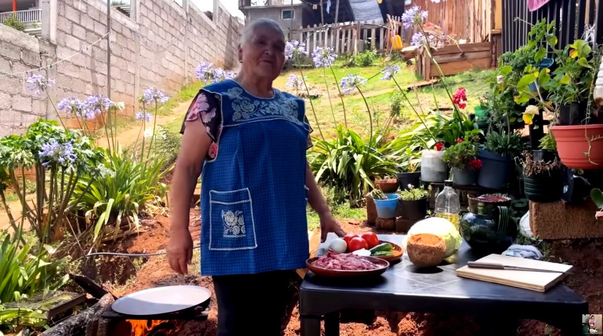 Doña ángela, una maga en la cocina.