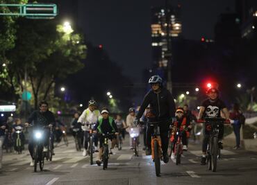 Cientos disfrutan de Rodada nocturna en la CDMX; conoce las alternativas viales
