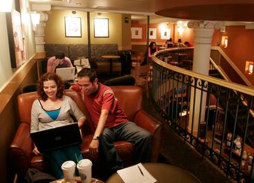 Operadora de Starbucks y Burger King invertirá hasta 4,500 mdp