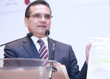 De no desbloquear vías, no habrá pagos, dice Aureoles a la CNTE