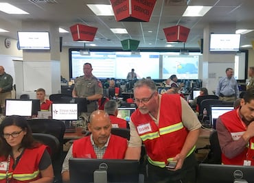 Texas pide a Trump que declare estado de catástrofe natural por huracán "Harvey"