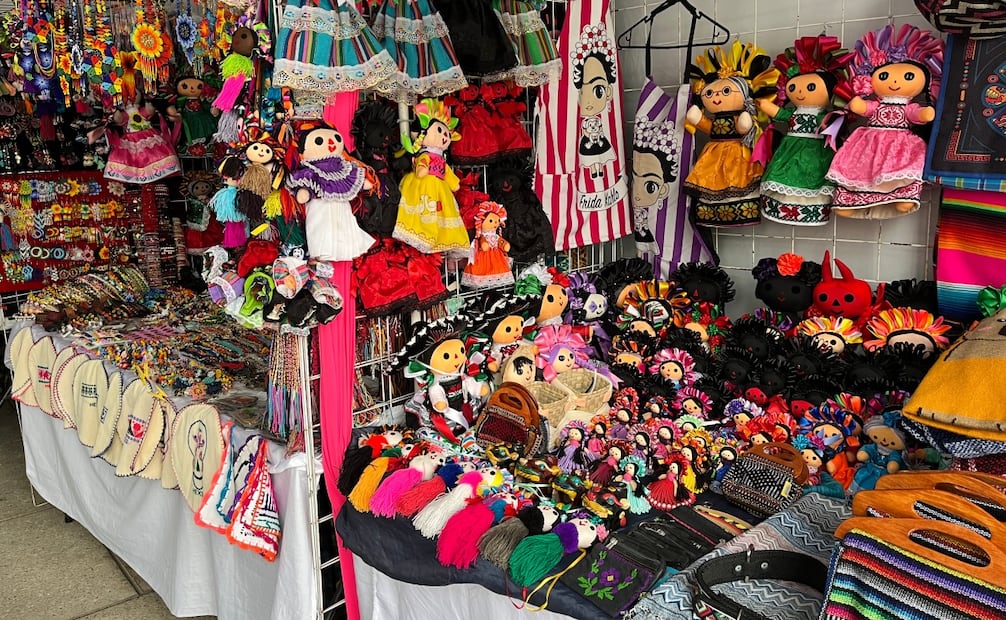 La Feria de la Muñeca Ar Lele 2025 reúne artesanías, antojitos y mucho color en la CDMX. Foto: Fernanda OH / EL UNIVERSAL