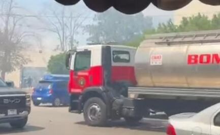 Incendio de maleza provoca desalojo de clínica del IMSS y una escuela en Mérida; no se reportan lesionados 