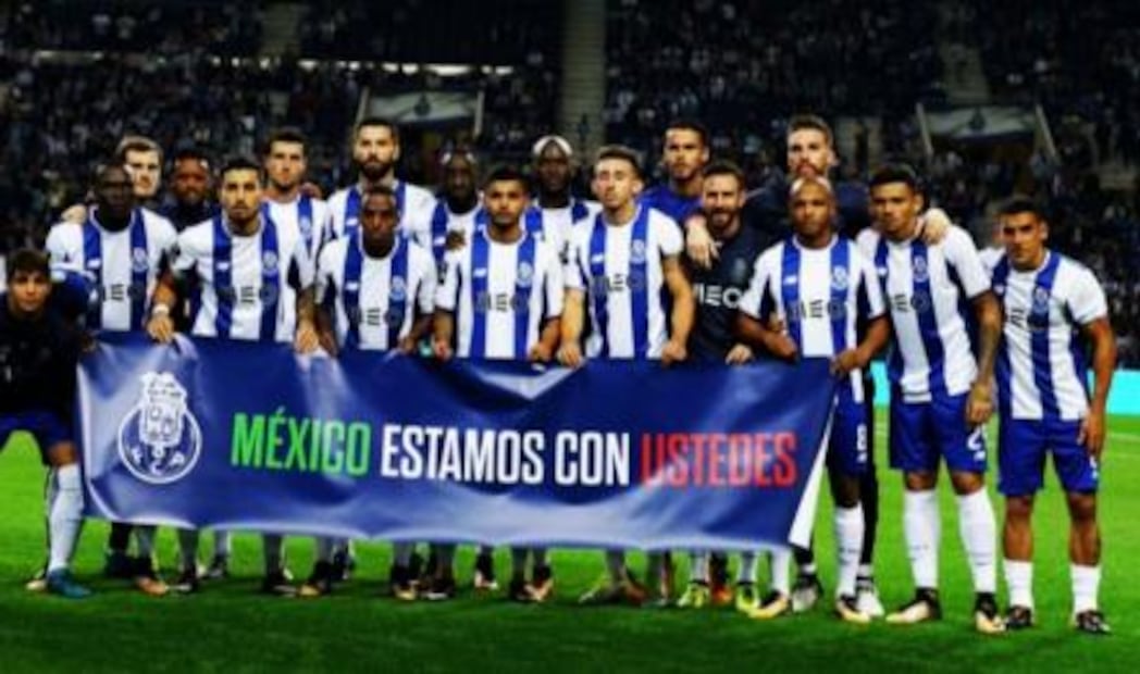 Mexicanos del Porto usan "Fuerza México" en playera