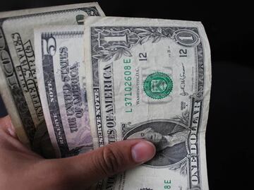 Precio del dólar abre a la baja en 19.47 pesos al mayoreo este miércoles