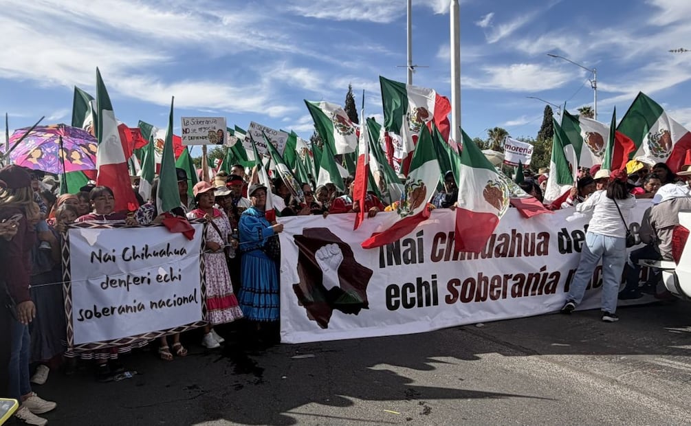 Al inicio del contingente se observaba a grupos de pueblos originarios. | Foto: Paola Gamboa.
